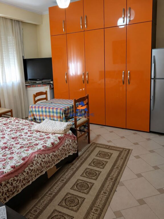 JEPET ME QERA GARSONIERE 35 M2 "TE RRUGA E DURRESIT" 50.000 LEKE