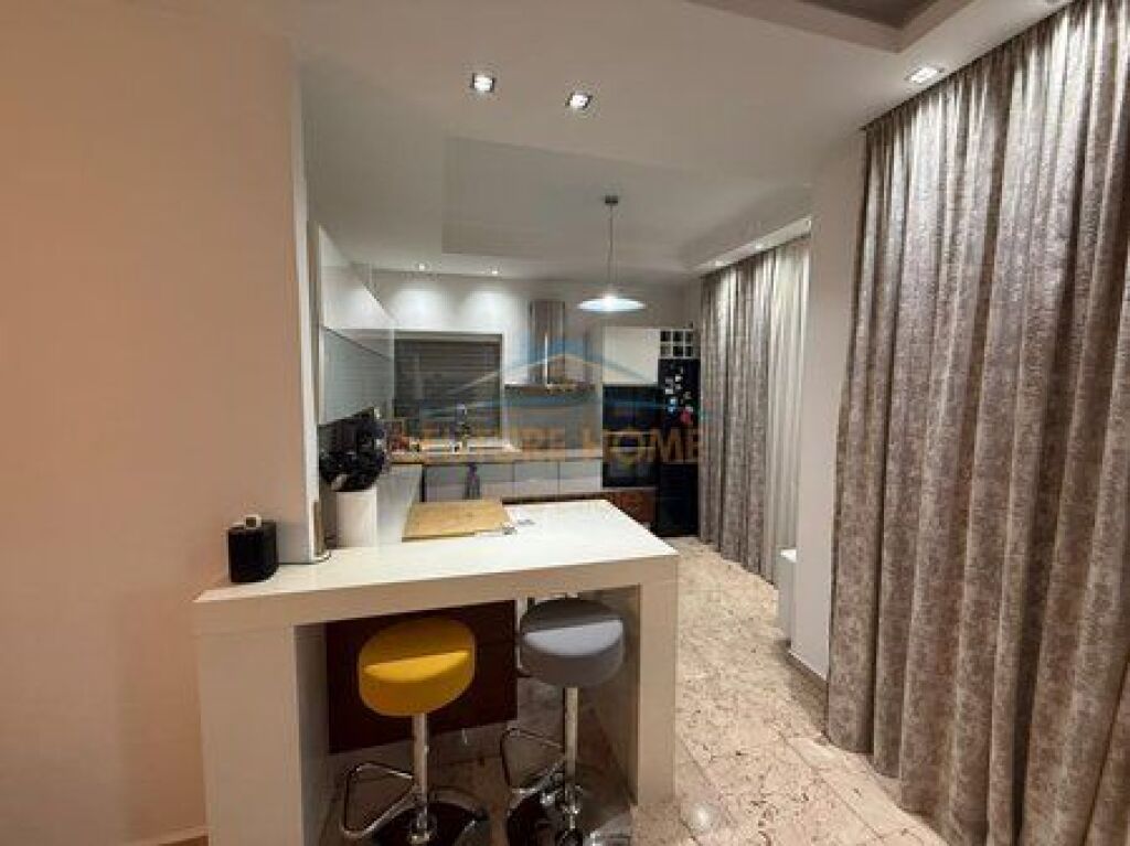 For sale, Apartment 3+1+2+Garage+Storage, Dry Lake, Tirana
