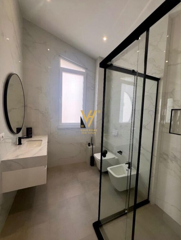 VILLA DI LUSSO SU TRE PIANI IN AFFITTO A TEG 6.500 EURO