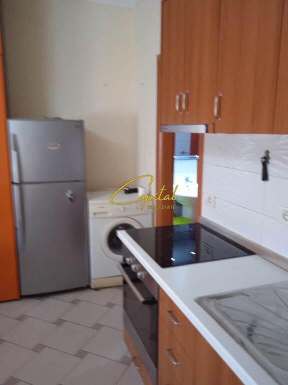 MONOLOCALE IN AFFITTO 35 M2 VIA DURRESIT 50.000 LEKE