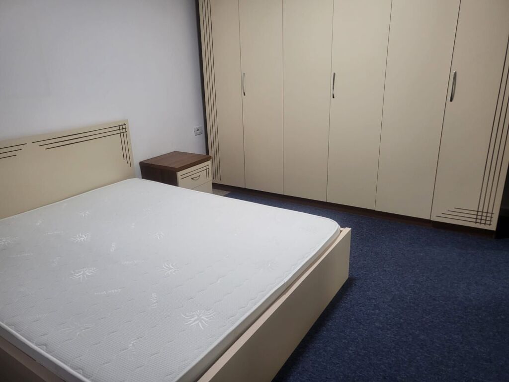 Apartament me qera 2+1 - 📍Jordan Misja, prane bar kafe Europa- 600 Euro