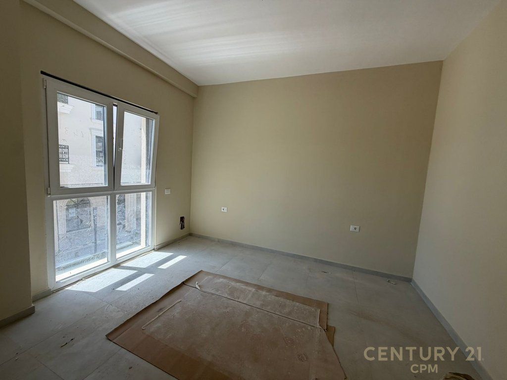 Apartment 1+1 For Sale at the Complex (PORTA E RE) !