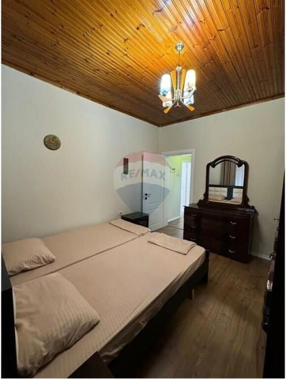 Jepet me qira apartament 1+1 te Shallvaret