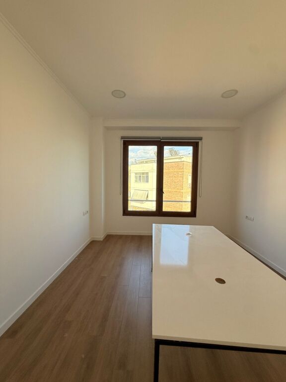 🏢 Jepet me Qira Ambient Zyre tek Delijorgji