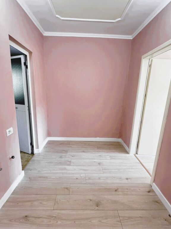 🏡 Vendesi in vendita 1+1 in Via Irfan Tomini