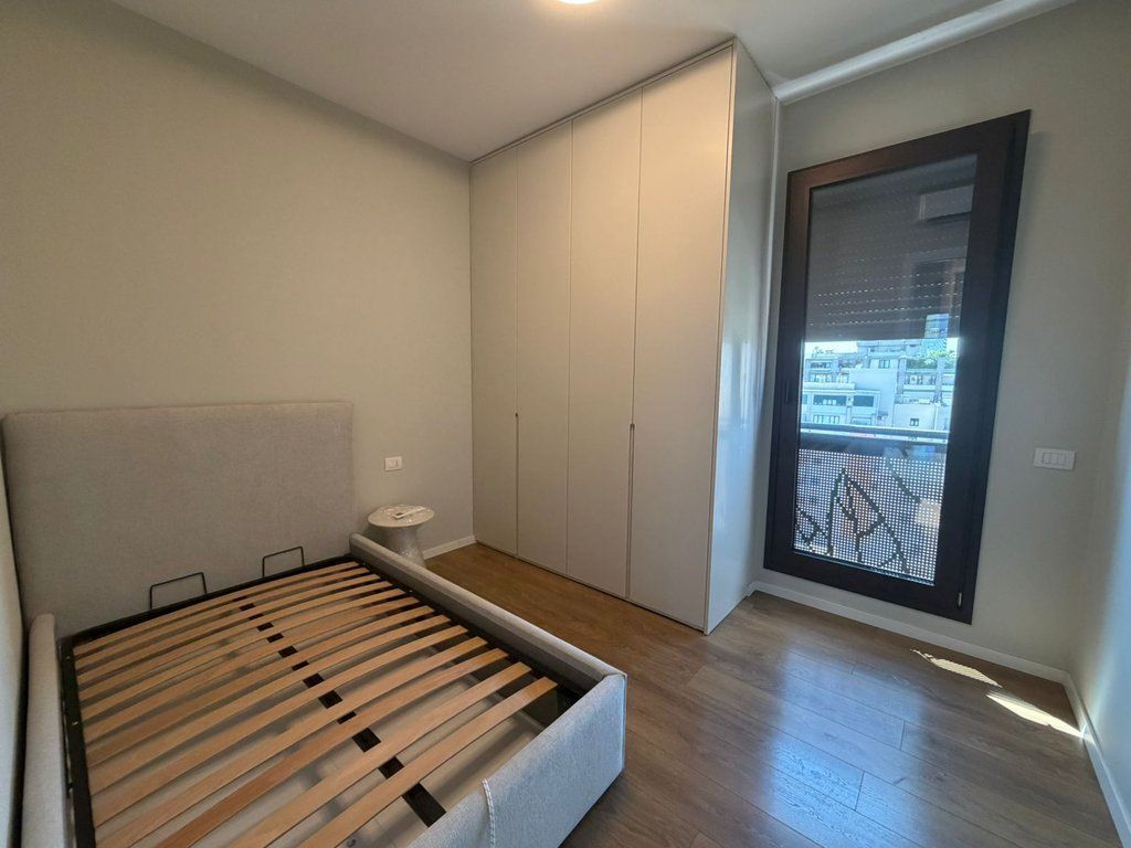 Gjimnazi Sami Frashëri, Japim me qira apartament 2+1+ Parkim