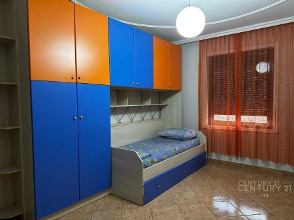 Vendesi appartamento 2+1+2 bagni + deposito vicino a Vasil Shanto!