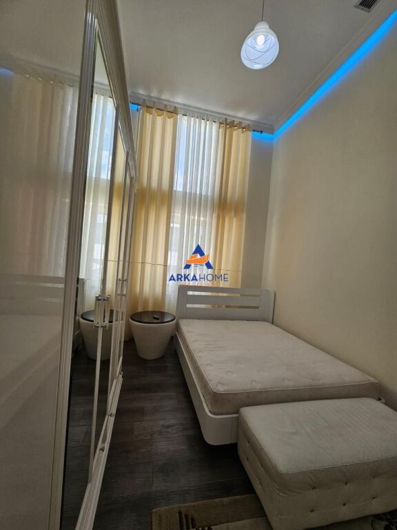 VENDESI APPARTAMENTO DUPLEX 132M2 "VIA CONFERENZA DI PEZA MISTO MAME" 238700 EURO