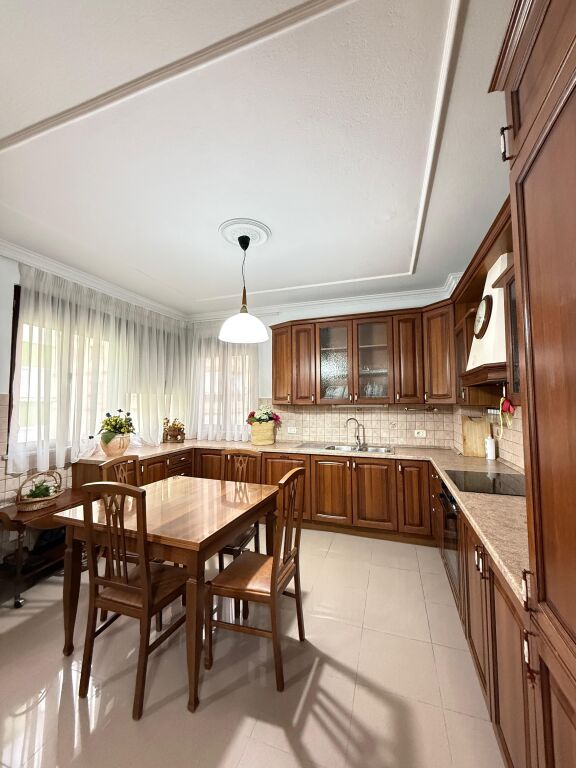 Apartment 2+1+2 with balcony for rent in the Blloku area