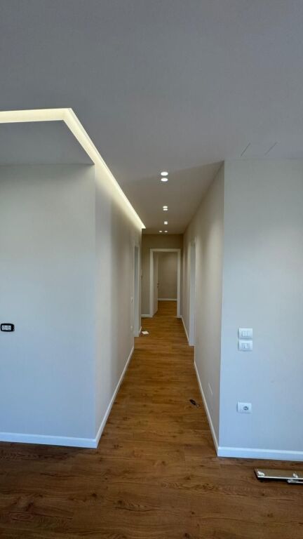 Affittasi ufficio appartamento 2+1+2 + veranda con una superficie di 100 m², nel complesso Green Harmony, Porcelan.