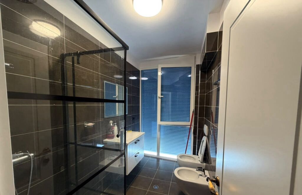 APARTAMENT ME QERA 2+1 QENDER 75.000 LEKE  FH-79907