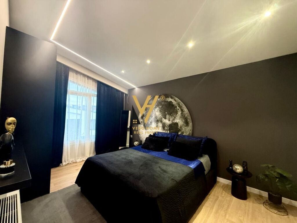 VILLA DI LUSSO SU TRE PIANI IN AFFITTO A TEG 6.500 EURO