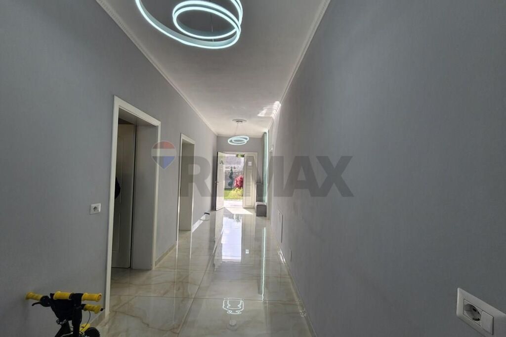 Private house - For Sale - Balldre i ri, Lezhë