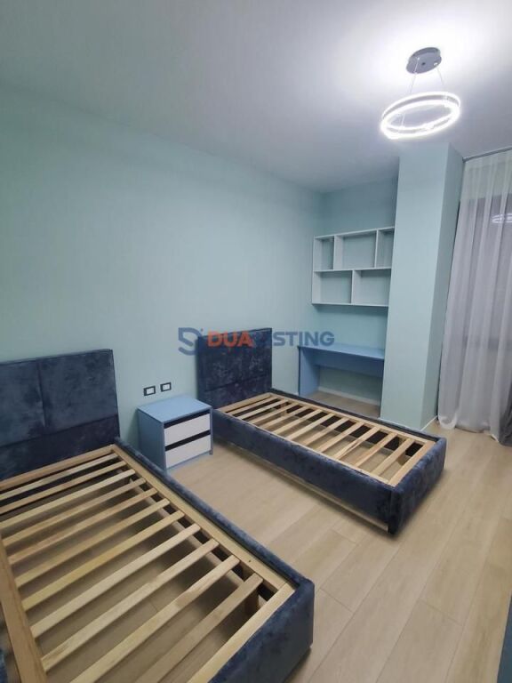 Affittiamo appartamento 2+1+2 con parcheggio presso Met Invest, Lago Secco.