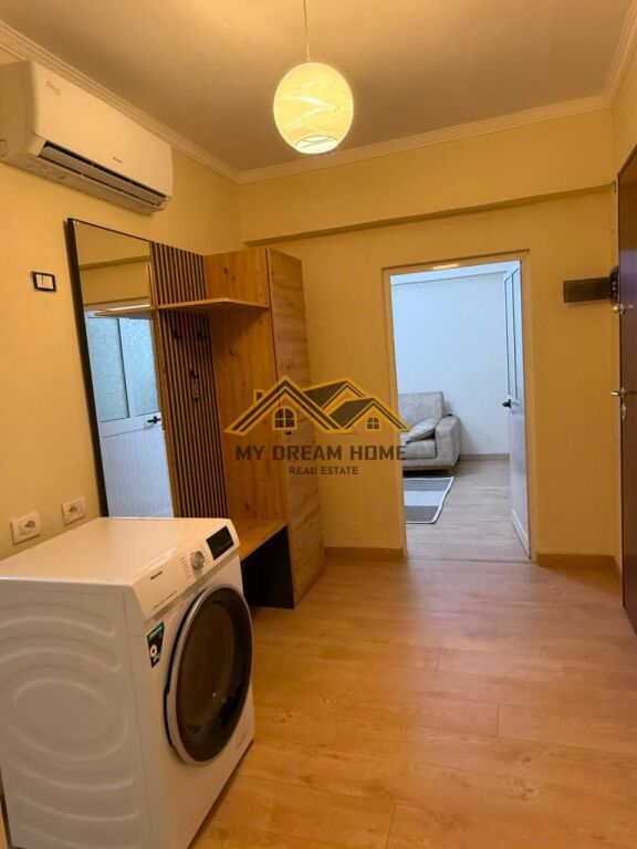 JEPET ME QIRA APARTAMENT 1+1 TEK RRUGA E RE E PORTIT!