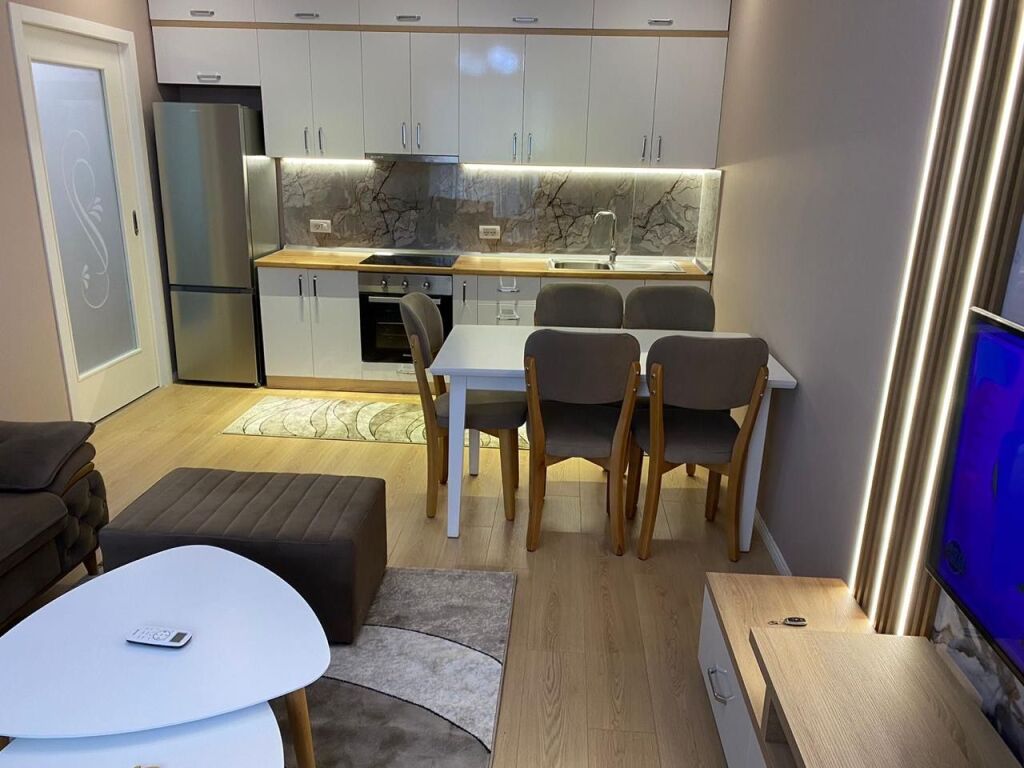 Jepet me Qera Apartament 1+1 në Astir