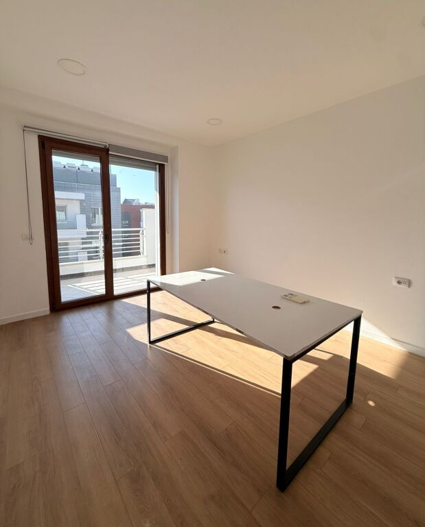 🏢 Jepet me Qira Ambient Zyre tek Delijorgji