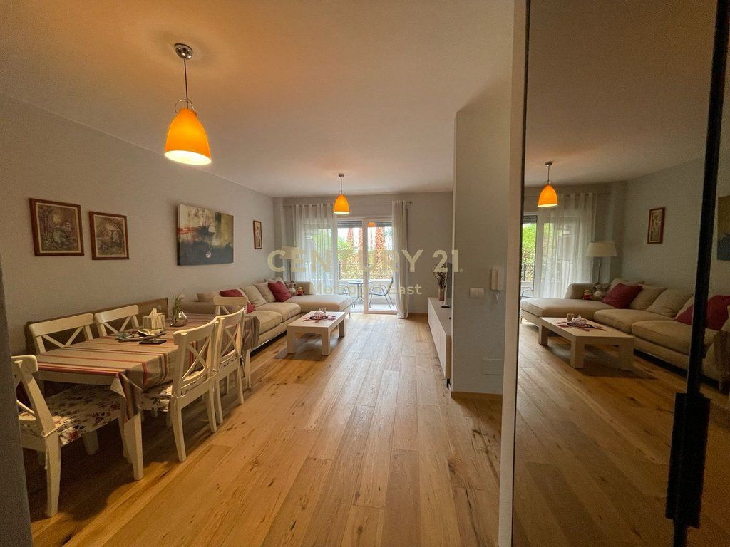 Jepet me qira Apartament Elegant 1+1 me Parkim vetëm 2 Minuta nga TEG EAST143210
