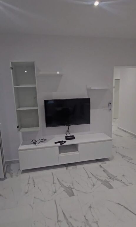 🏡 Appartamento 1+1 in affitto 📍 Sottopassaggio del Comune di Parigi