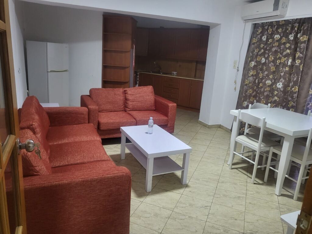Apartament me qera 2+1 - 📍Jordan Misja, prane bar kafe Europa- 600 Euro