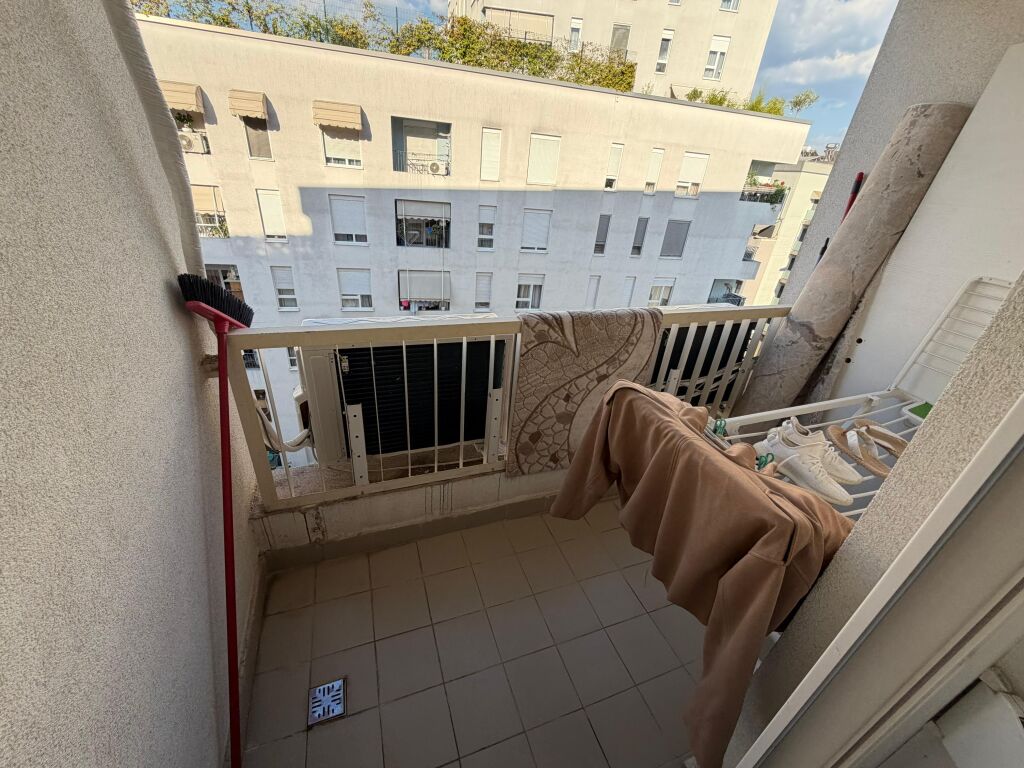 Jepet me qira apartamet 1+1 tek 21 Dhjetori