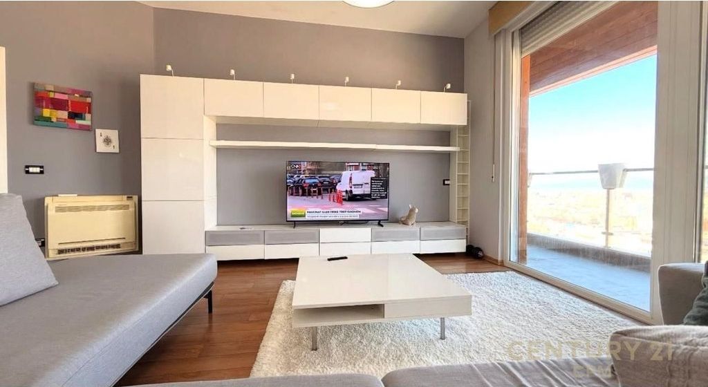 Apartment 2+1+2 for sale at Xhamia Kopshti Botanik 230000€ | 120 m²