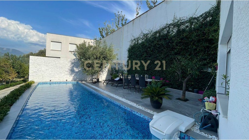 VENDIAMO, VILLA PREMIUM con PISCINA, RESIDENZA KODRA E DIELLIT 2