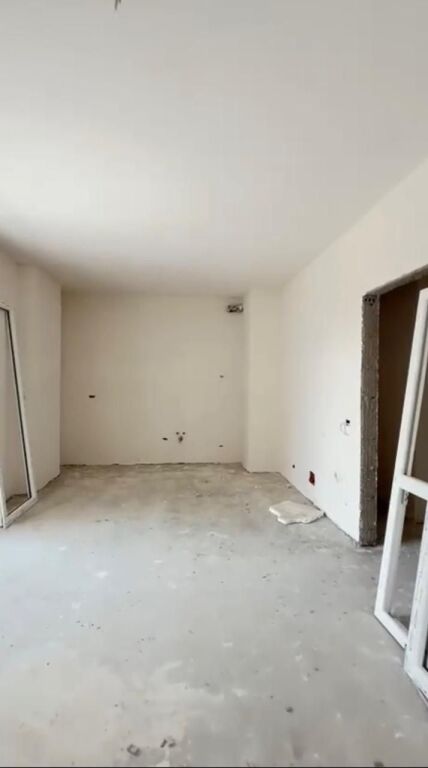 🏡 Appartamento 2+1+2 in Vendita a Univers City