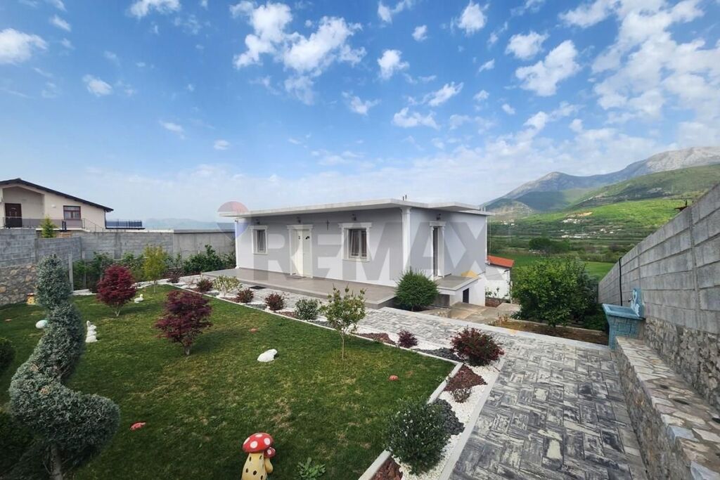 Private house - For Sale - Balldre i ri, Lezhë