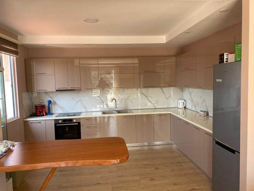 VENDESI DUPLEX A KOMBINAT – SUPER OPPORTUNITÀ DI INVESTIMENTO!
