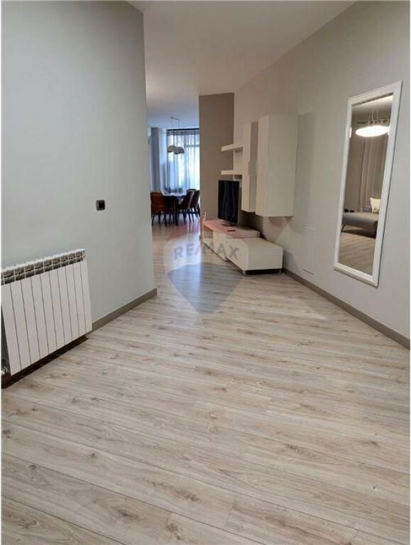 Apartament 3+1+3+Parkim me qera Liqeni Artificial