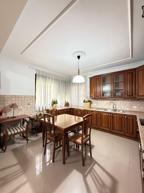 Apartment 2+1+2 with balcony for rent in the Blloku area