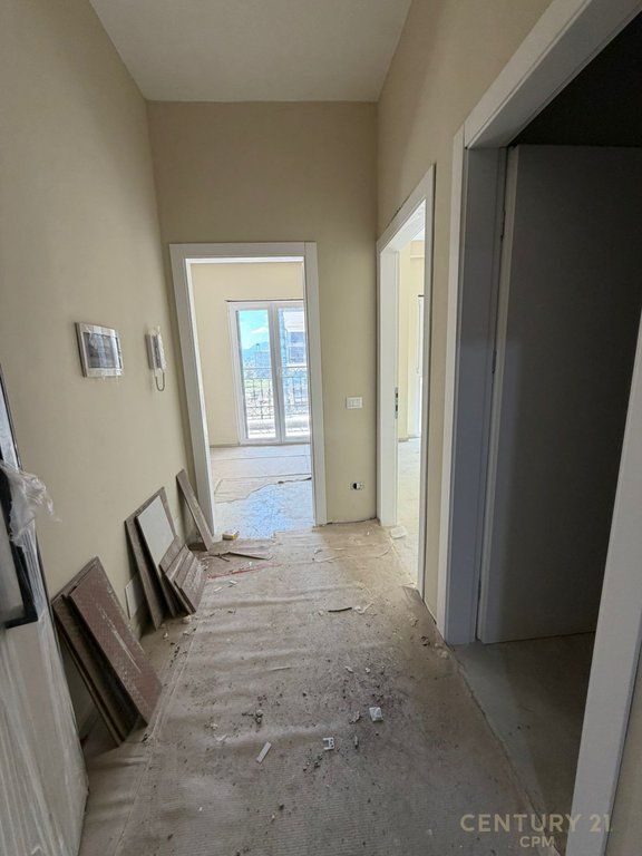 Apartment 1+1 For Sale at the Complex (PORTA E RE) !