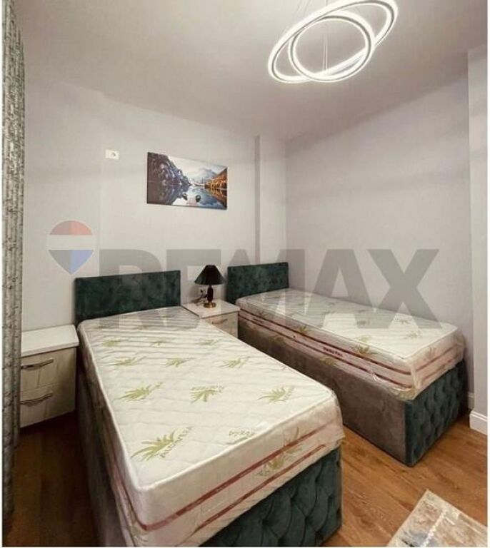 Jepet me qira apartament 2+1 te ish Parku