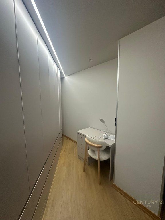Apartment 1+1 for rent on Sulejman Delvina street!