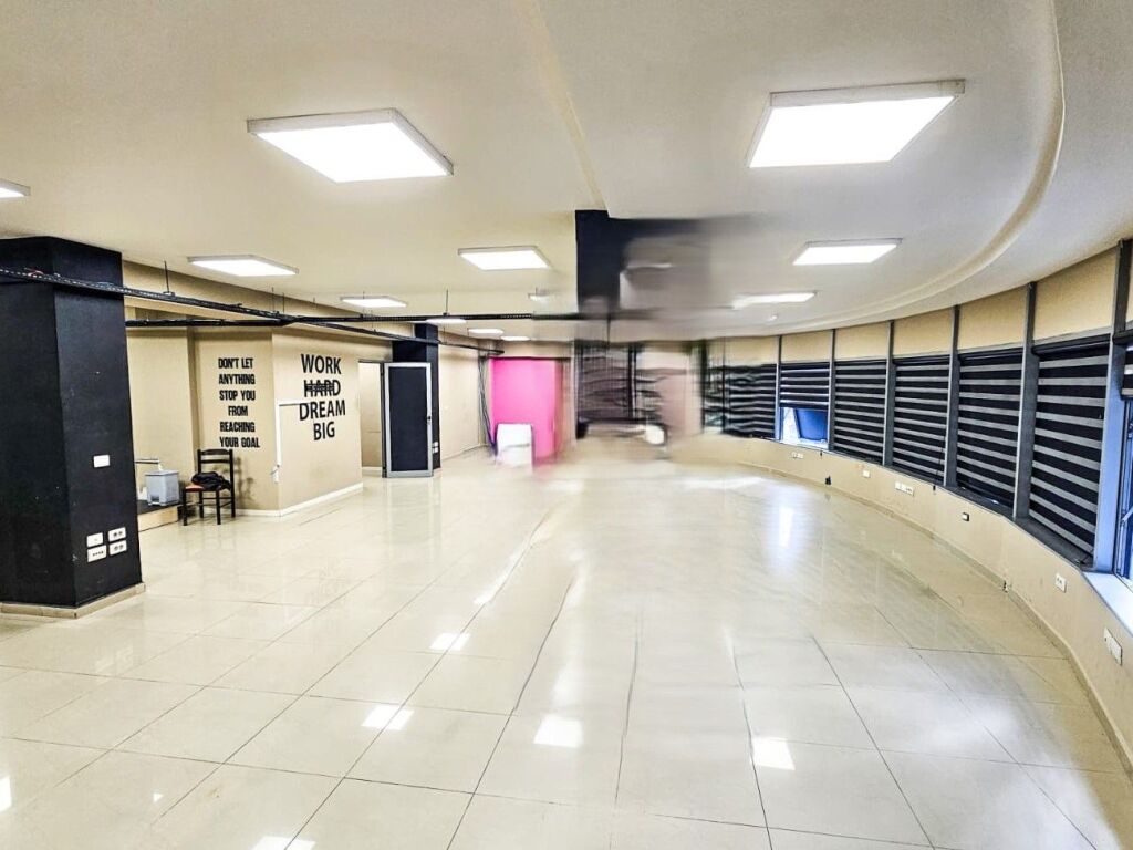  Ambient Komercial me Qira – 300 m² | Rruga e Dibrës, pranë zonës së Selvisë