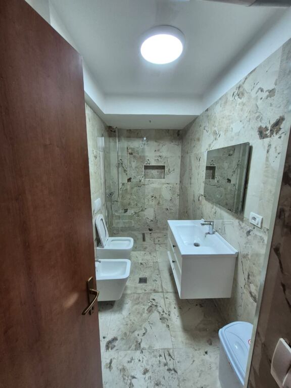 Jepet zyre me qira tek Ish Blloku , Rruga Nikolla Tupe , prane Gaxha’s Law Studio.