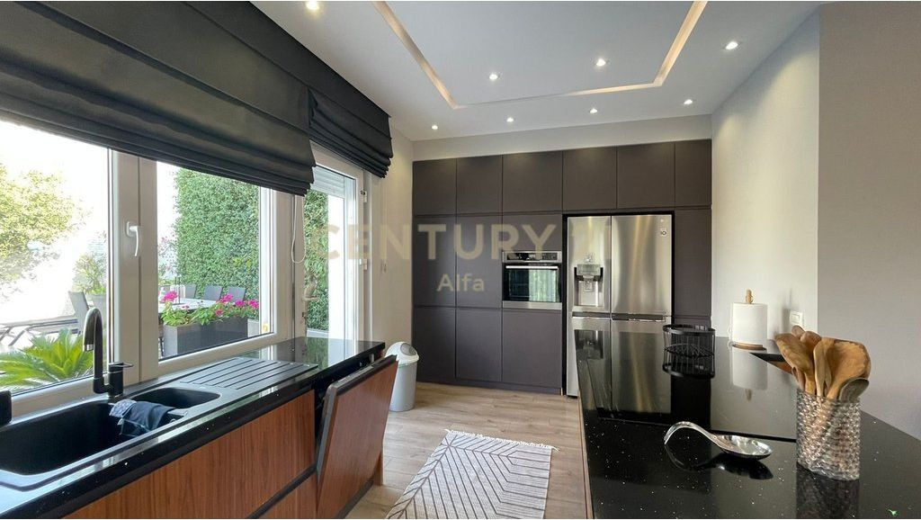 VENDIAMO, VILLA PREMIUM con PISCINA, RESIDENZA KODRA E DIELLIT 2