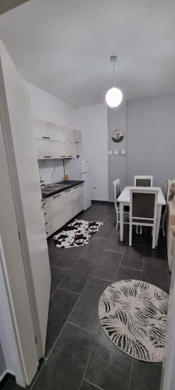 Jepet me qira apartamet 1+1 ne Fresk