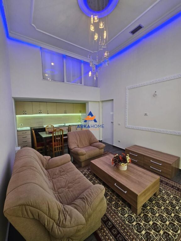 VENDESI APPARTAMENTO DUPLEX 132M2 "VIA CONFERENZA DI PEZA MISTO MAME" 238700 EURO