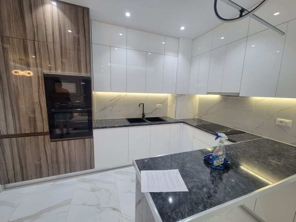 APARTAMENT 2+1 ME QERA TEK KOMPLEKSI DELIJORGJI!