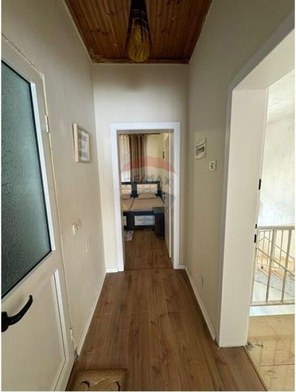 Jepet me qira apartament 1+1 te Shallvaret