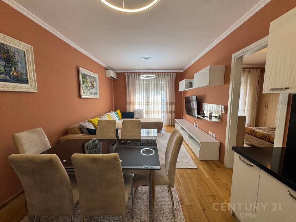 Apartament 2+1 + 2 poste parkimi me qira prane Bulevardit Zogu 1! smart143211