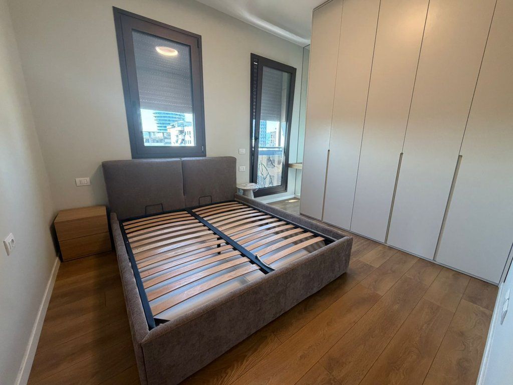 Gjimnazi Sami Frashëri, Japim me qira apartament 2+1+ Parkim