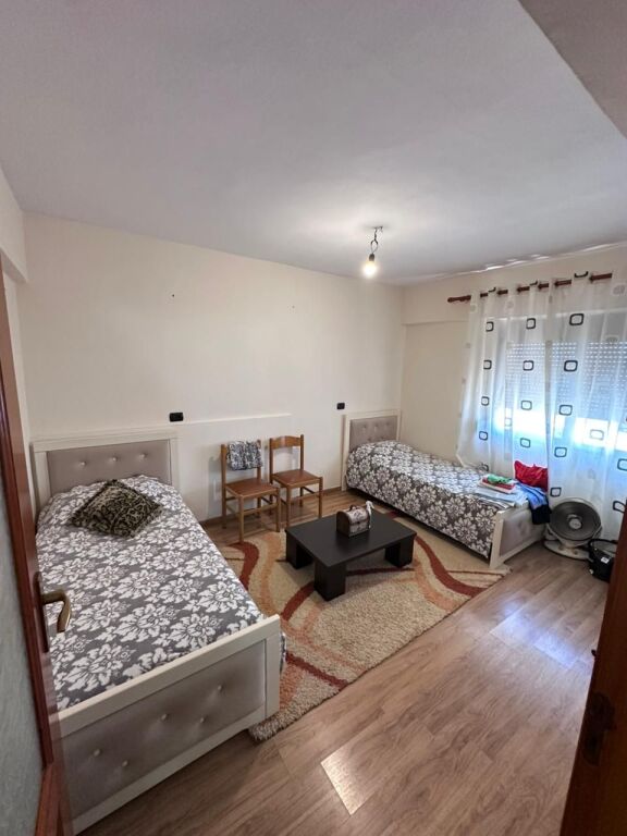 JEPET ME QERA APARTAMENT 2+1 PRANE BLUESTAR CENTER, DURRES