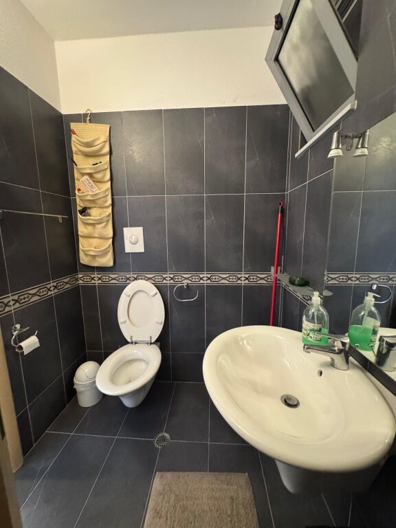 Jepet apartament me qera 2+1