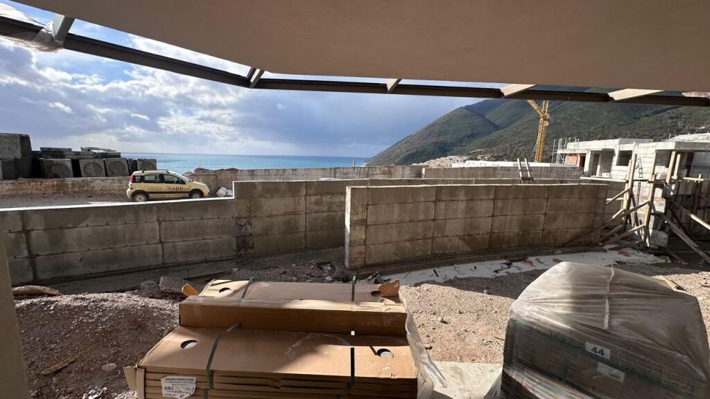 📌Apartment 1+1 with Private Yard for Sale – Green Coast 2