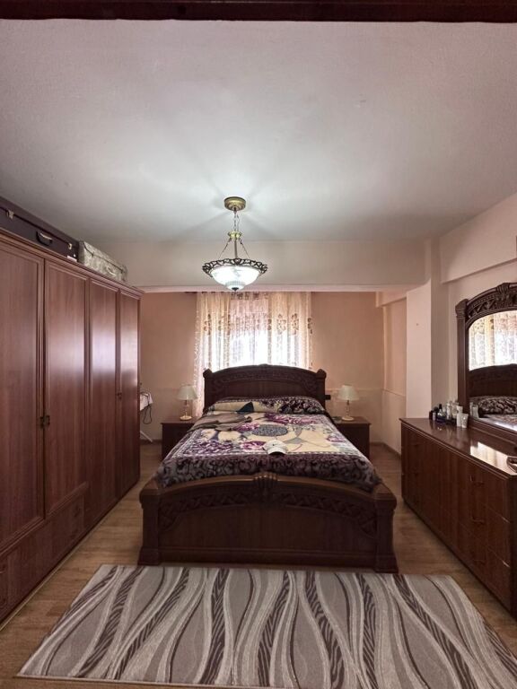 JEPET ME QERA APARTAMENT 2+1 PRANE BLUESTAR CENTER, DURRES