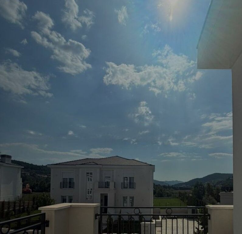 Villa con piscina in vendita rolling hills 2