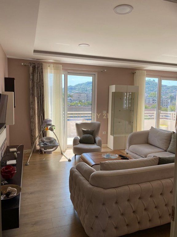 VENDESI DUPLEX A KOMBINAT – SUPER OPPORTUNITÀ DI INVESTIMENTO!